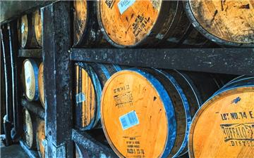 Phụ phẩm rượu bourbon biến thành điện cực